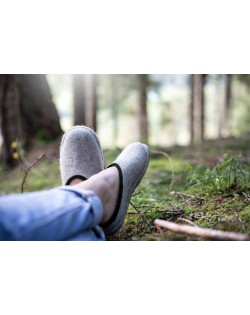 Backless felt slippers of virgin sheep wool grey-green, handmade by Haunold