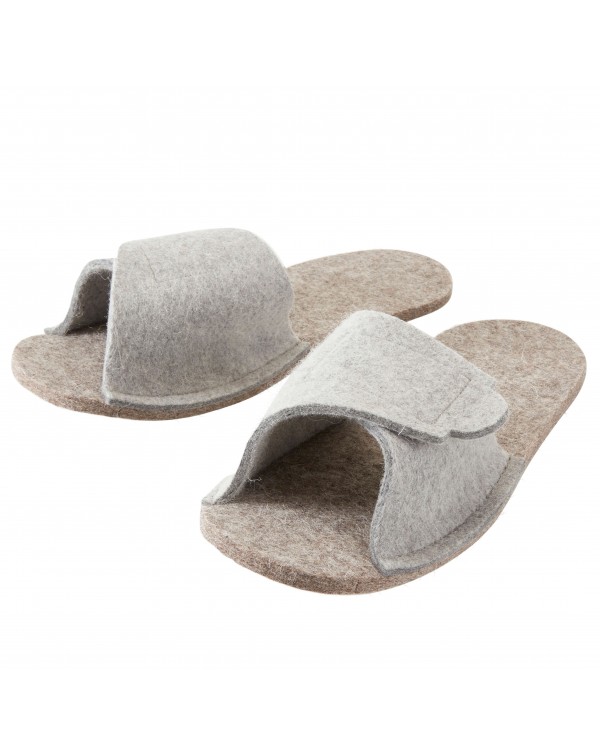 Haunold Felt overshoes in grey which can be adjusted with the Velcro fastener