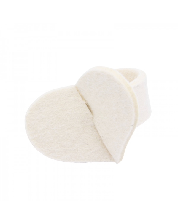 Haunold napkin holder Heart of 5 mm felt, 100% virgin wool, wool white Haunold napkin holder Heart of 5 mm felt, 100% virgin wool, wool white