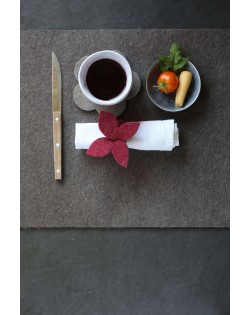 Haunold placemat of fine wool felt, practical accessory for your dining table