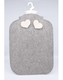 Haunold Wärmflaschenbezug aus hochwertigem Walkfilz, grau mit 2 weißen Dekoherzen auf Rückseite