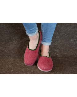 Felt slippers of virgin sheep wool red-green, handmade by Haunold