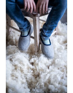 Felt slippers of virgin sheep wool grey-blue, handmade by Haunold